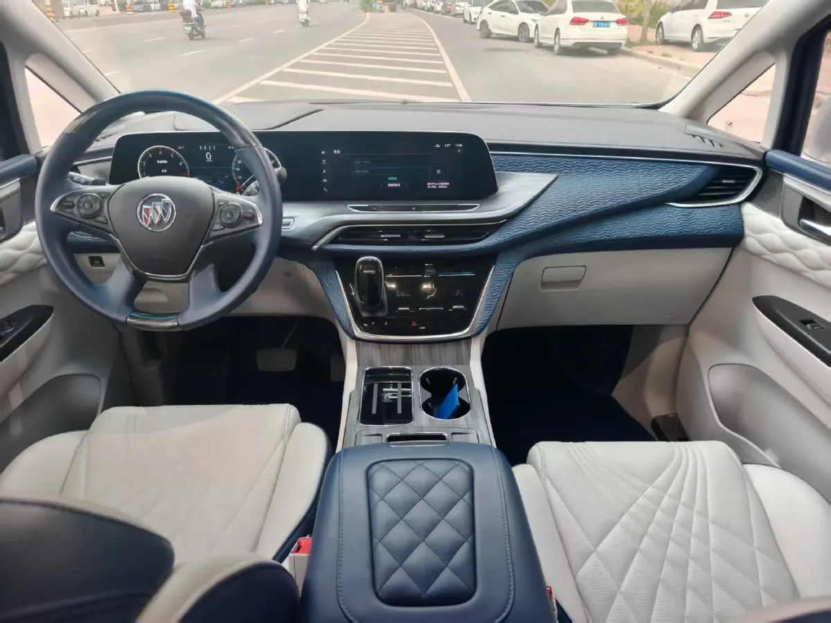 2023 Buick GL8 2.0T 237HP L4 9AT,autocango,china used car exporter,china ev exporter,chinese used car exporter,chinese used ev exporter