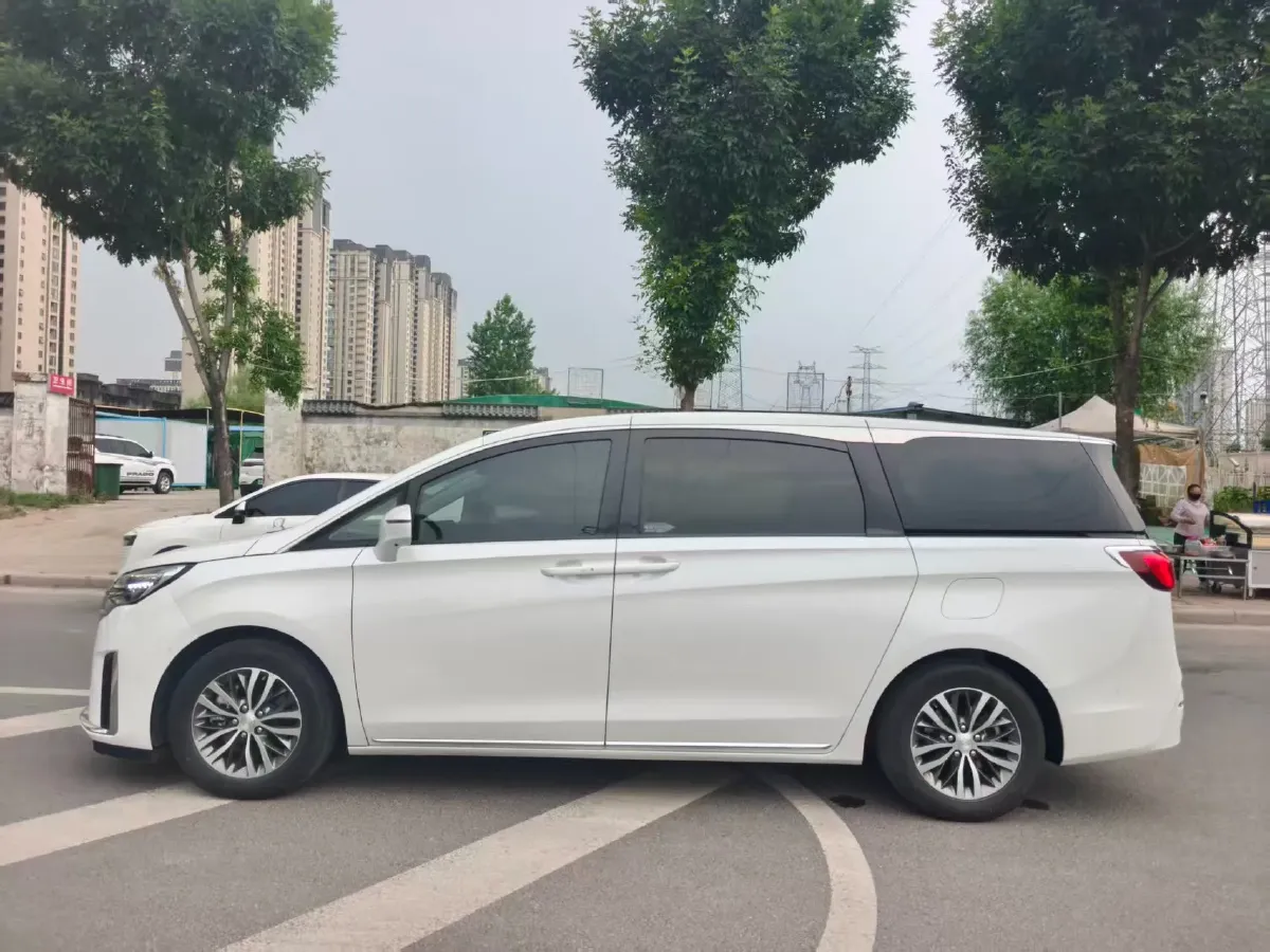 2023 Buick GL8 2.0T 237HP L4 9AT,autocango,china used car exporter,china ev exporter,chinese used car exporter,chinese used ev exporter