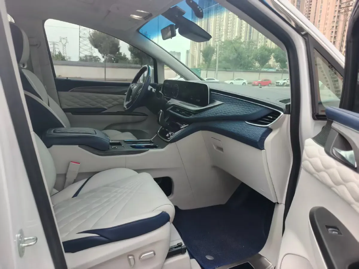2023 Buick GL8 2.0T 237HP L4 9AT,autocango,china used car exporter,china ev exporter,chinese used car exporter,chinese used ev exporter