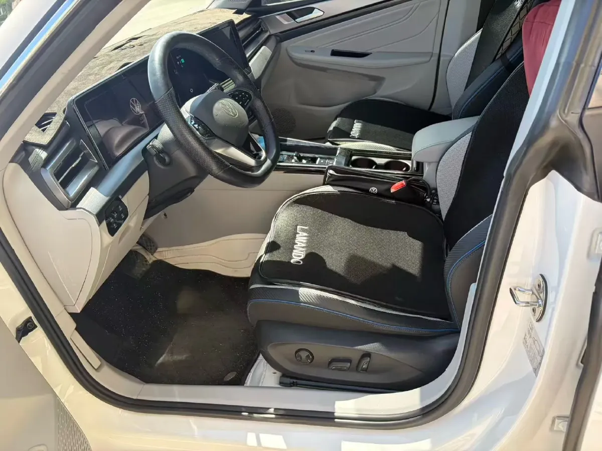 2022 Skoda Superb 2.0T 186HP L4 7DCT,autocango,china used car exporter,china ev exporter,chinese used car exporter,chinese used ev exporter
