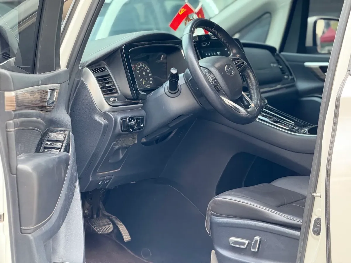 2021 GAC Trumpchi M8 2.0T 252HP L4 8AT,autocango,china used car exporter,china ev exporter,chinese used car exporter,chinese used ev exporter