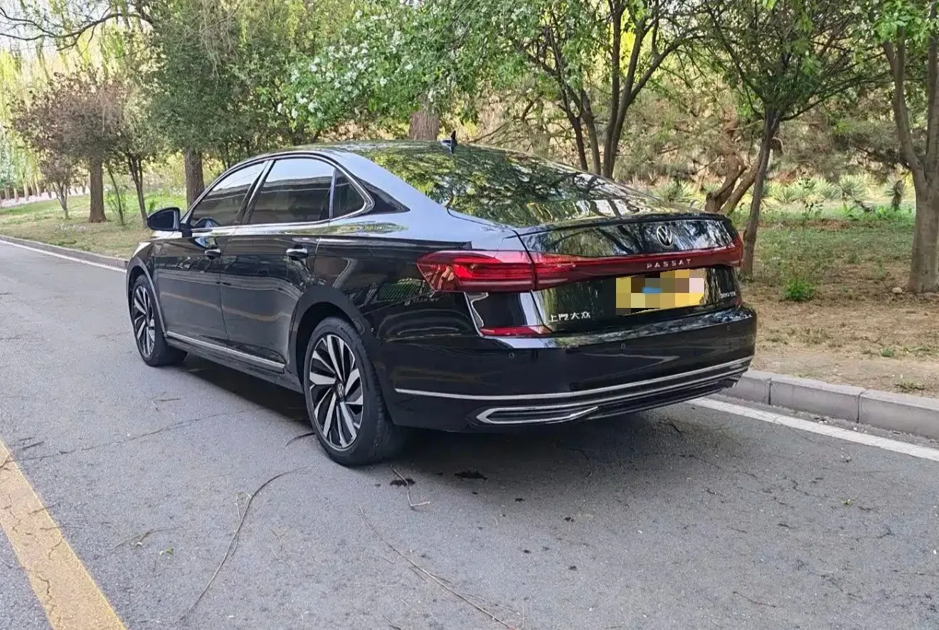 2025 Volkswagen Passat 2.0T 220HP L4 7DCT,autocango,china used car exporter,china ev exporter,chinese used car exporter,chinese used ev exporter