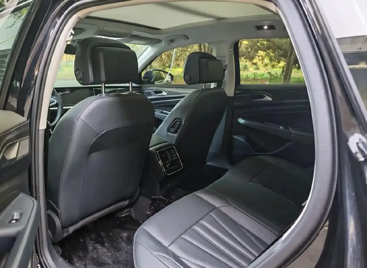 2025 Volkswagen Passat 2.0T 220HP L4 7DCT,autocango,china used car exporter,china ev exporter,chinese used car exporter,chinese used ev exporter