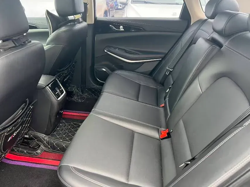 2021 ChangAn Raeton CC 1.5T 180HP L4 7DCT,autocango,china used car exporter,china ev exporter,chinese used car exporter,chinese used ev exporter