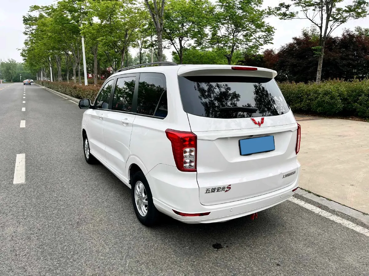 2019 WuLing HongGuang 1.5L 99HP L4 6MT,autocango,china used car exporter,china ev exporter,chinese used car exporter,chinese used ev exporter