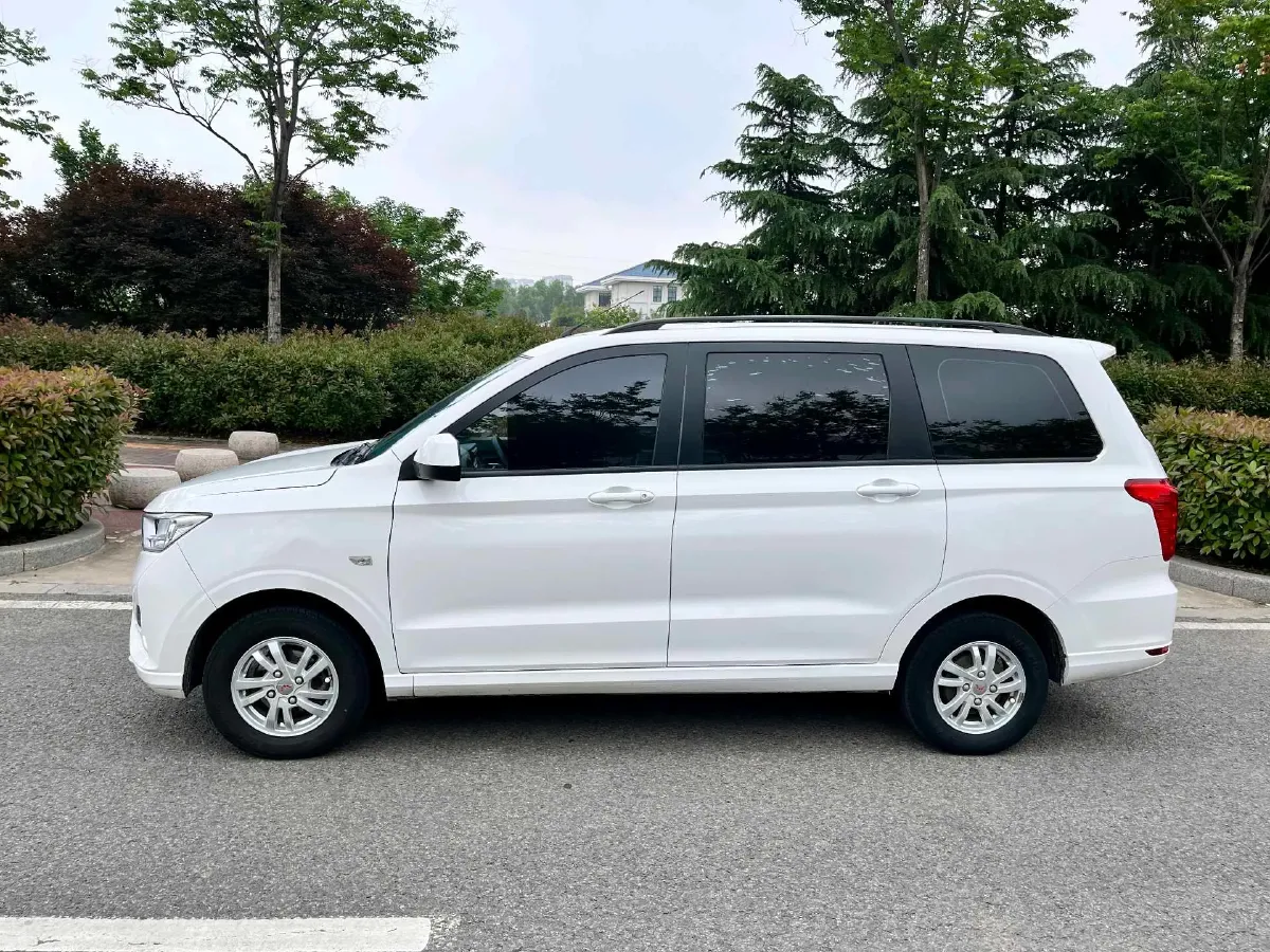 2019 WuLing HongGuang 1.5L 99HP L4 6MT,autocango,china used car exporter,china ev exporter,chinese used car exporter,chinese used ev exporter
