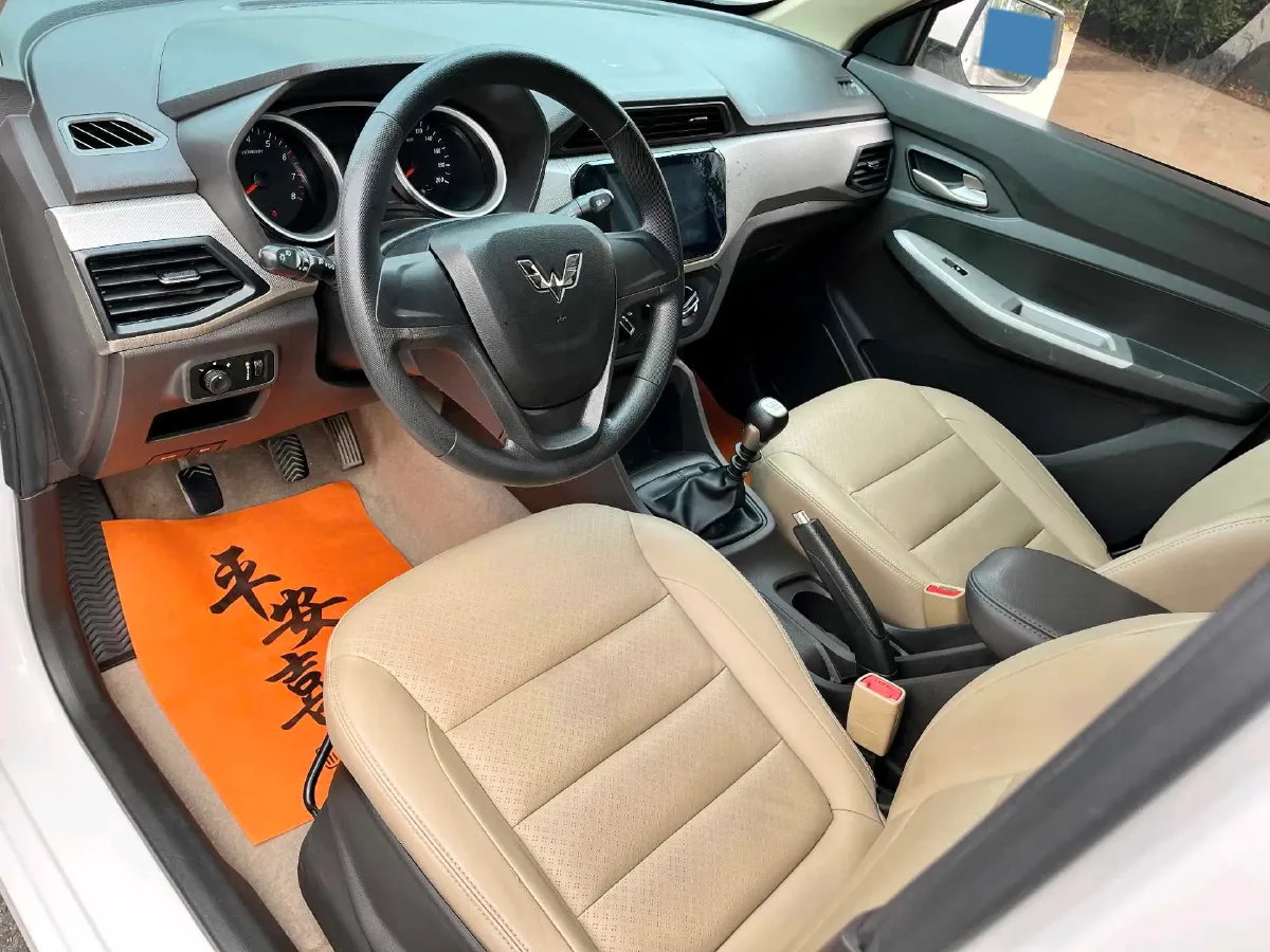 2019 WuLing HongGuang 1.5L 99HP L4 6MT,autocango,china used car exporter,china ev exporter,chinese used car exporter,chinese used ev exporter