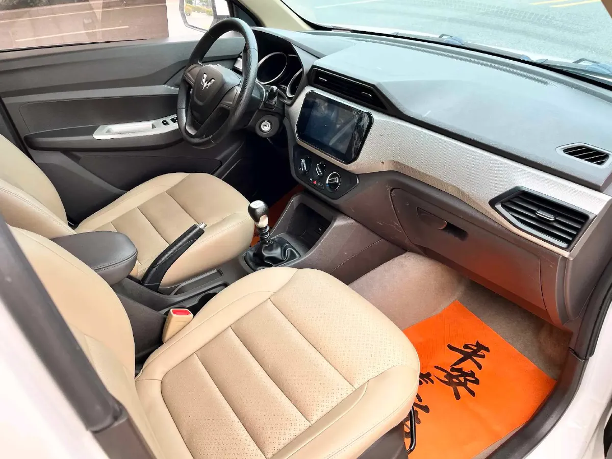 2019 WuLing HongGuang 1.5L 99HP L4 6MT,autocango,china used car exporter,china ev exporter,chinese used car exporter,chinese used ev exporter
