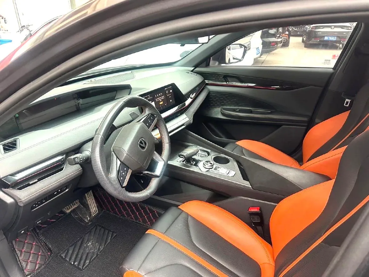 2024 ChangAn UNI-V 1.5T 188HP L4 7DCT,autocango,china used car exporter,china ev exporter,chinese used car exporter,chinese used ev exporter