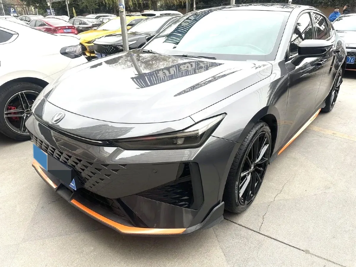 2024 ChangAn UNI-V 1.5T 188HP L4 7DCT,autocango,china used car exporter,china ev exporter,chinese used car exporter,chinese used ev exporter