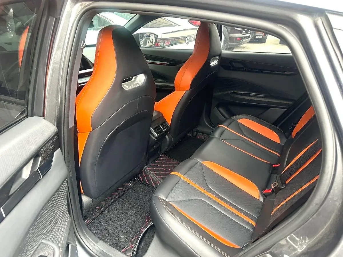 2024 ChangAn UNI-V 1.5T 188HP L4 7DCT,autocango,china used car exporter,china ev exporter,chinese used car exporter,chinese used ev exporter