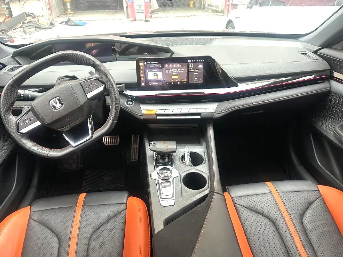 2024 ChangAn UNI-V 1.5T 188HP L4 7DCT,autocango,china used car exporter,china ev exporter,chinese used car exporter,chinese used ev exporter