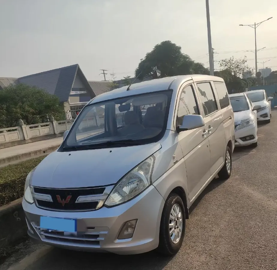 2016 WuLing RongGuang V 1.5L 112HP L4 5MT,autocango,china used car exporter,china ev exporter,chinese used car exporter,chinese used ev exporter