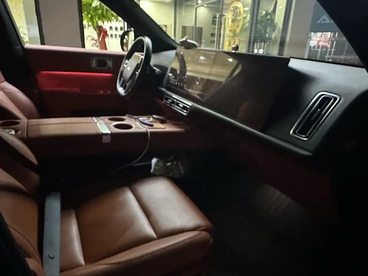 2023 Li L9 Range Extended 154HP REEV 42.6KWH,autocango,china used car exporter,china ev exporter,chinese used car exporter,chinese used ev exporter