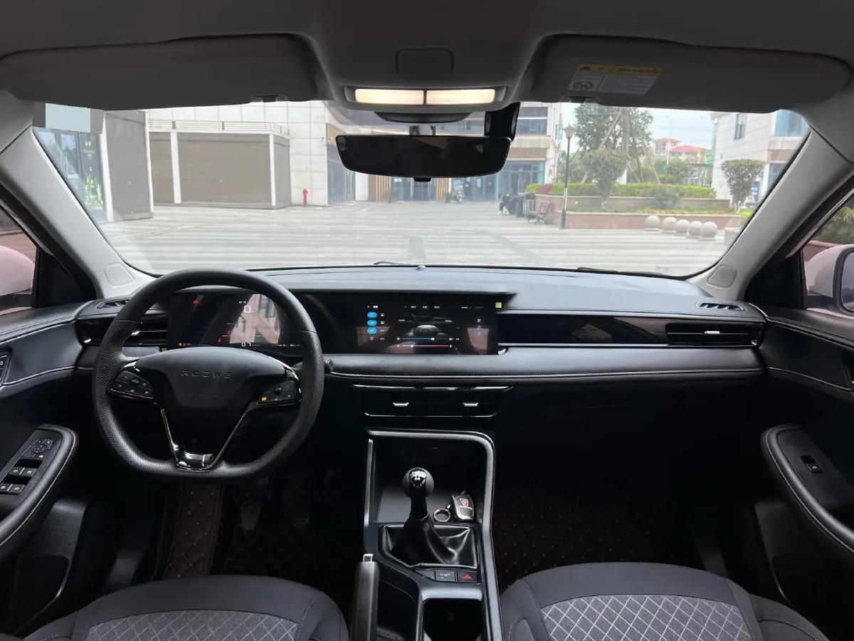 2023 Roewe i5 1.5L 129HP L4 5MT,autocango,china used car exporter,china ev exporter,chinese used car exporter,chinese used ev exporter