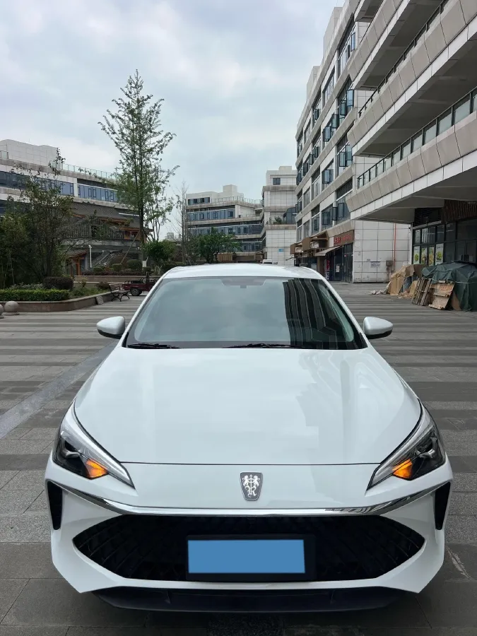 2023 Roewe i5 1.5L 129HP L4 5MT,autocango,china used car exporter,china ev exporter,chinese used car exporter,chinese used ev exporter