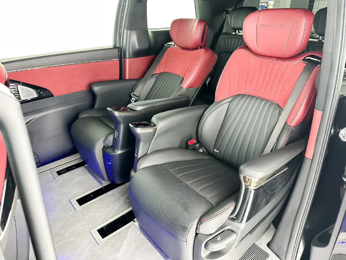 2023 GAC Trumpchi M8 2.0T 252HP L4 8AT,autocango,china used car exporter,china ev exporter,chinese used car exporter,chinese used ev exporter