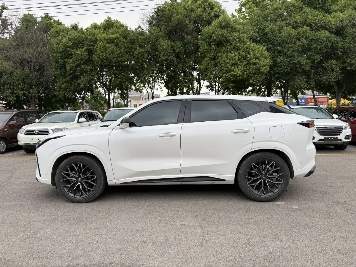2024 ChangAn UNI-Z 1.5L 98HP L4 E-CVT PHEV 18.4KWH,autocango,china used car exporter,china ev exporter,chinese used car exporter,chinese used ev exporter