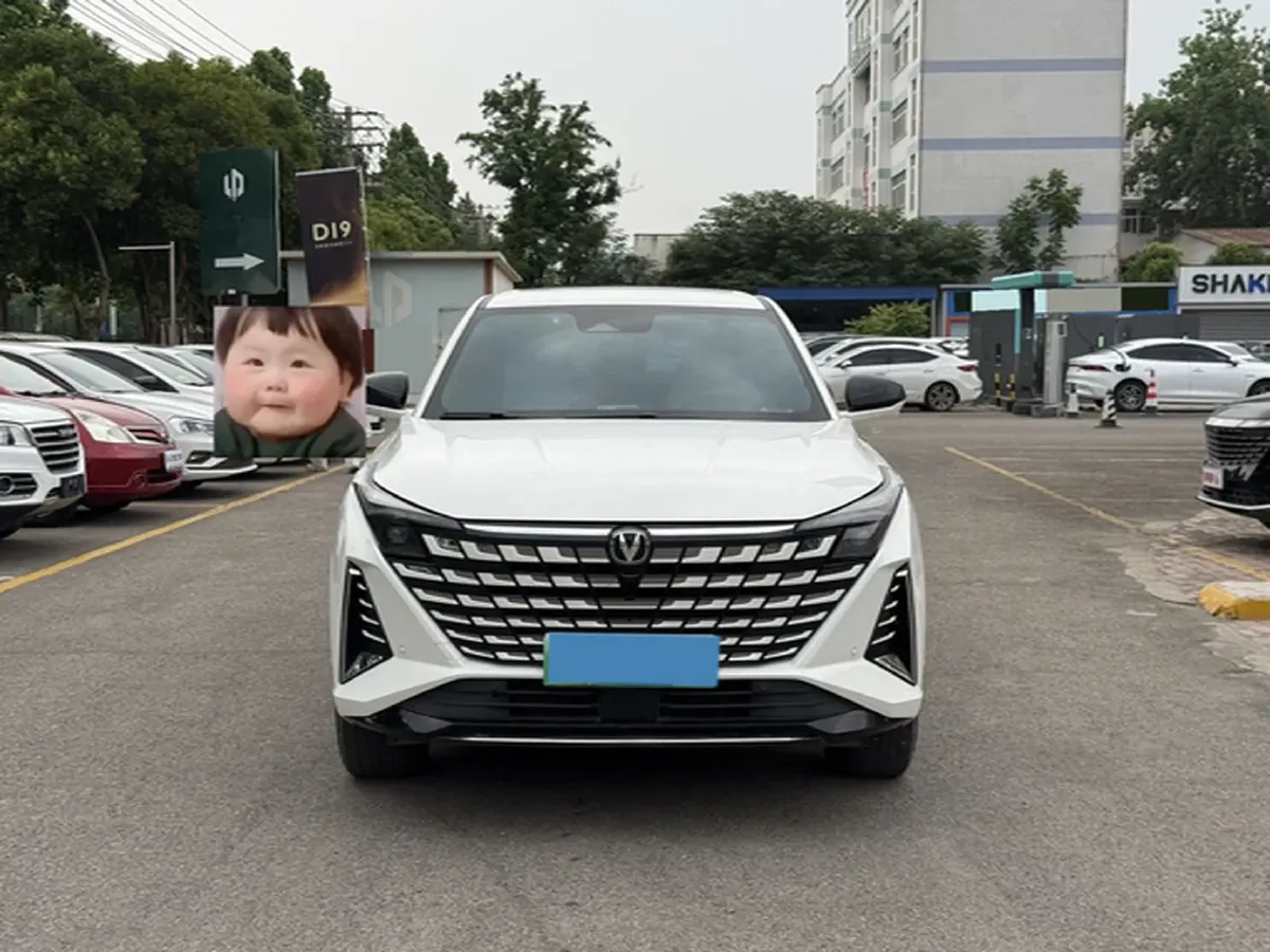 2024 ChangAn UNI-Z 1.5L 98HP L4 E-CVT PHEV 18.4KWH,autocango,china used car exporter,china ev exporter,chinese used car exporter,chinese used ev exporter