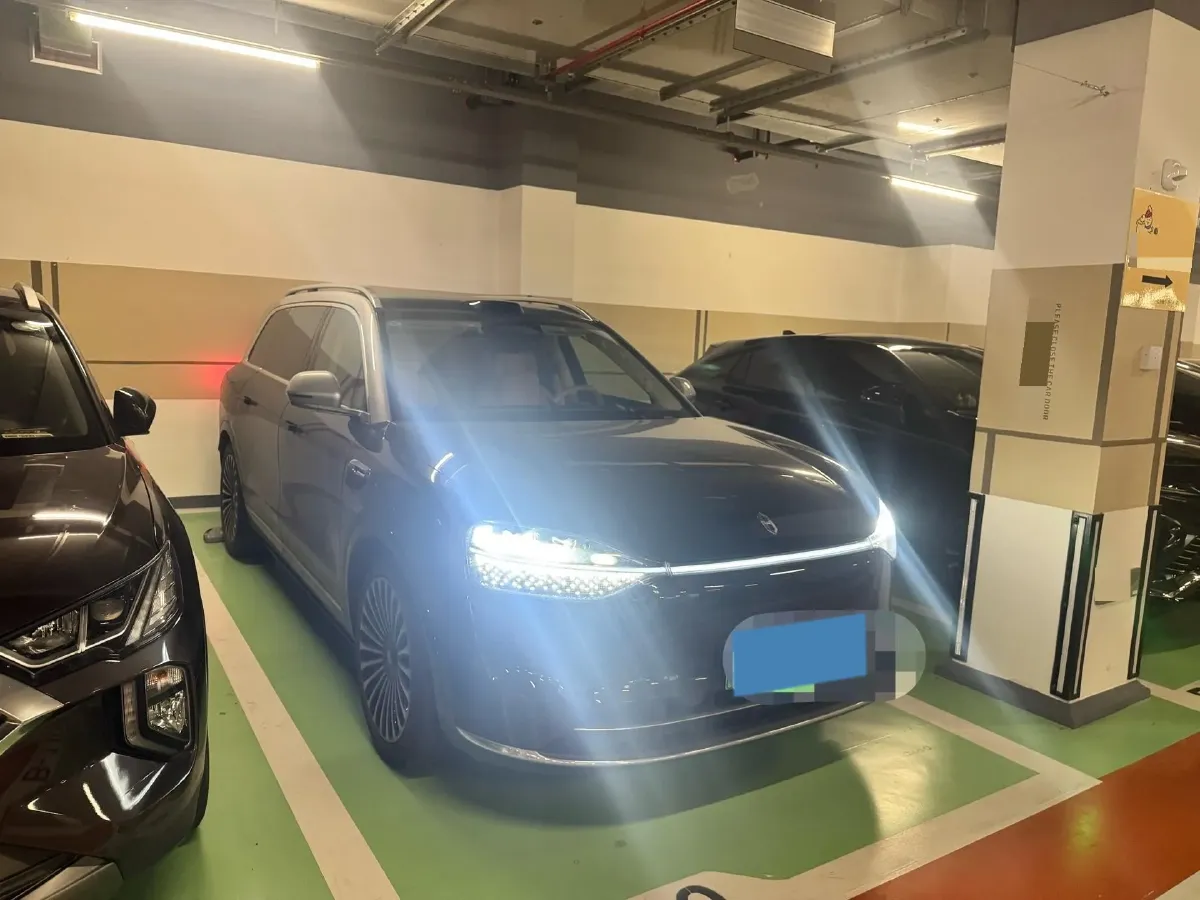 2025 AITO AITO M9 REEV 160HP REEV 52KWH,autocango,china used car exporter,china ev exporter,chinese used car exporter,chinese used ev exporter