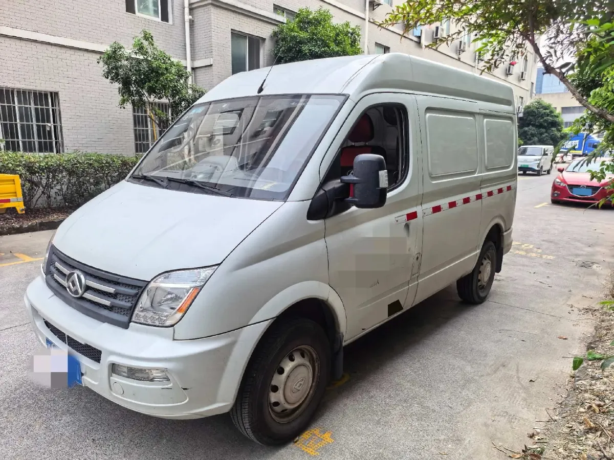 2021 MAXUS XinTu V80 2.0T 127HP L4 6MT,autocango,china used car exporter,china ev exporter,chinese used car exporter,chinese used ev exporter