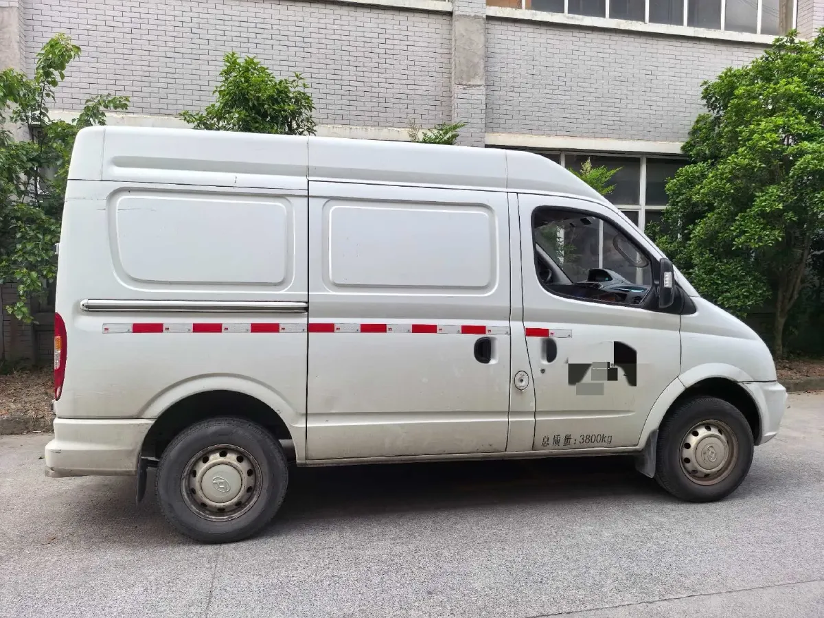 2021 MAXUS XinTu V80 2.0T 127HP L4 6MT,autocango,china used car exporter,china ev exporter,chinese used car exporter,chinese used ev exporter