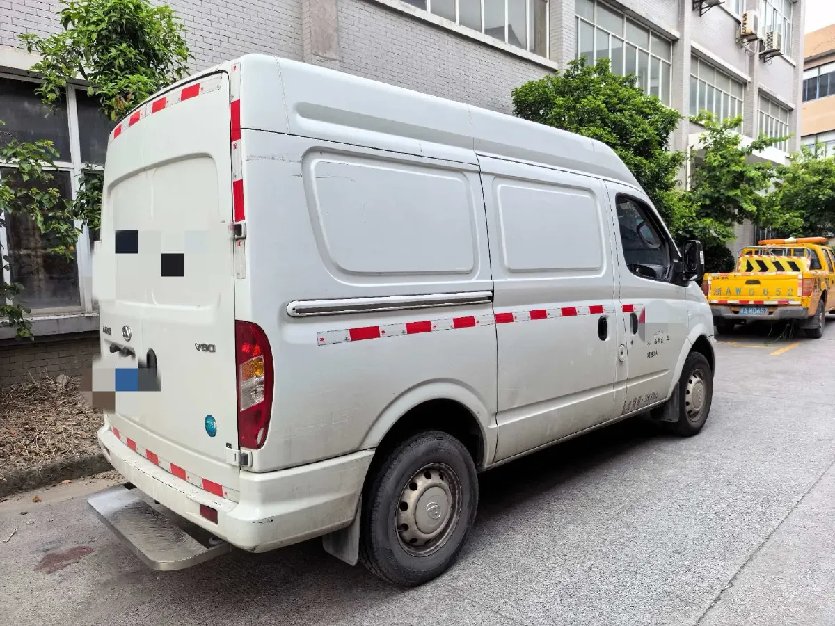 2021 MAXUS XinTu V80 2.0T 127HP L4 6MT,autocango,china used car exporter,china ev exporter,chinese used car exporter,chinese used ev exporter