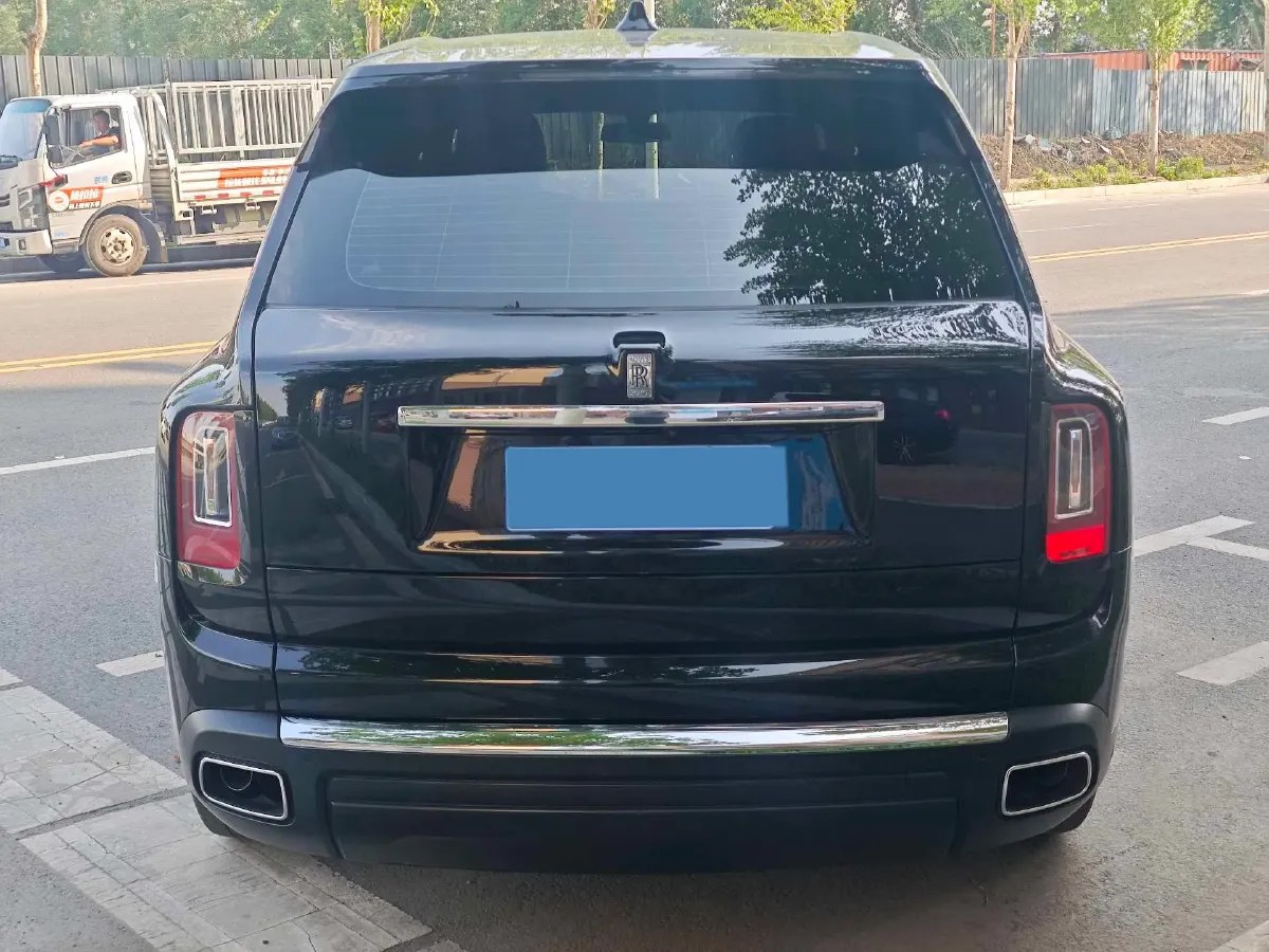 2018 Rolls-Royce Cullinan 6.7T 571HP V12 8AT,autocango,china used car exporter,china ev exporter,chinese used car exporter,chinese used ev exporter
