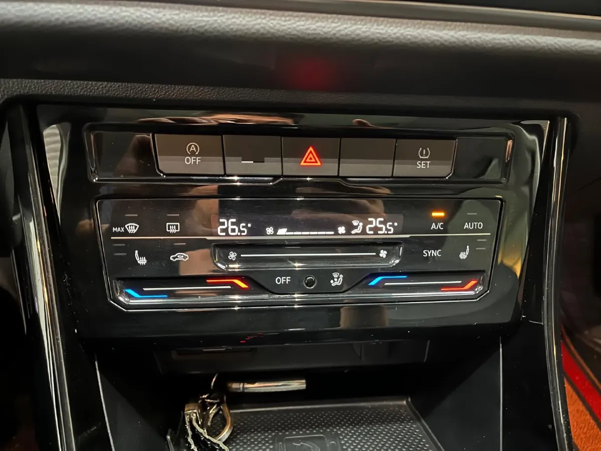 2022 Jetta VS7 1.4T 150HP L4 6AT,autocango,china used car exporter,china ev exporter,chinese used car exporter,chinese used ev exporter
