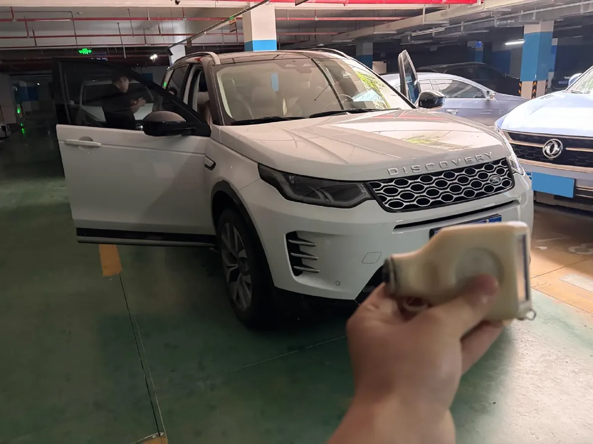 2023 Land Rover Discovery Sport 2.0T 249HP L4 9AT,autocango,china used car exporter,china ev exporter,chinese used car exporter,chinese used ev exporter