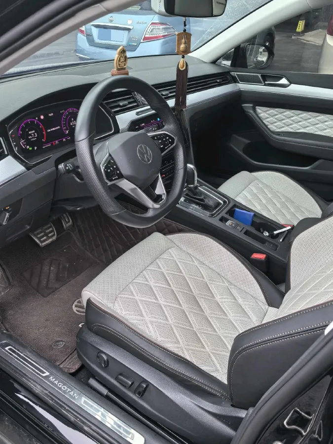 2023 Volkswagen Magotan 2.0T 186HP L4 7DCT,autocango,china used car exporter,china ev exporter,chinese used car exporter,chinese used ev exporter