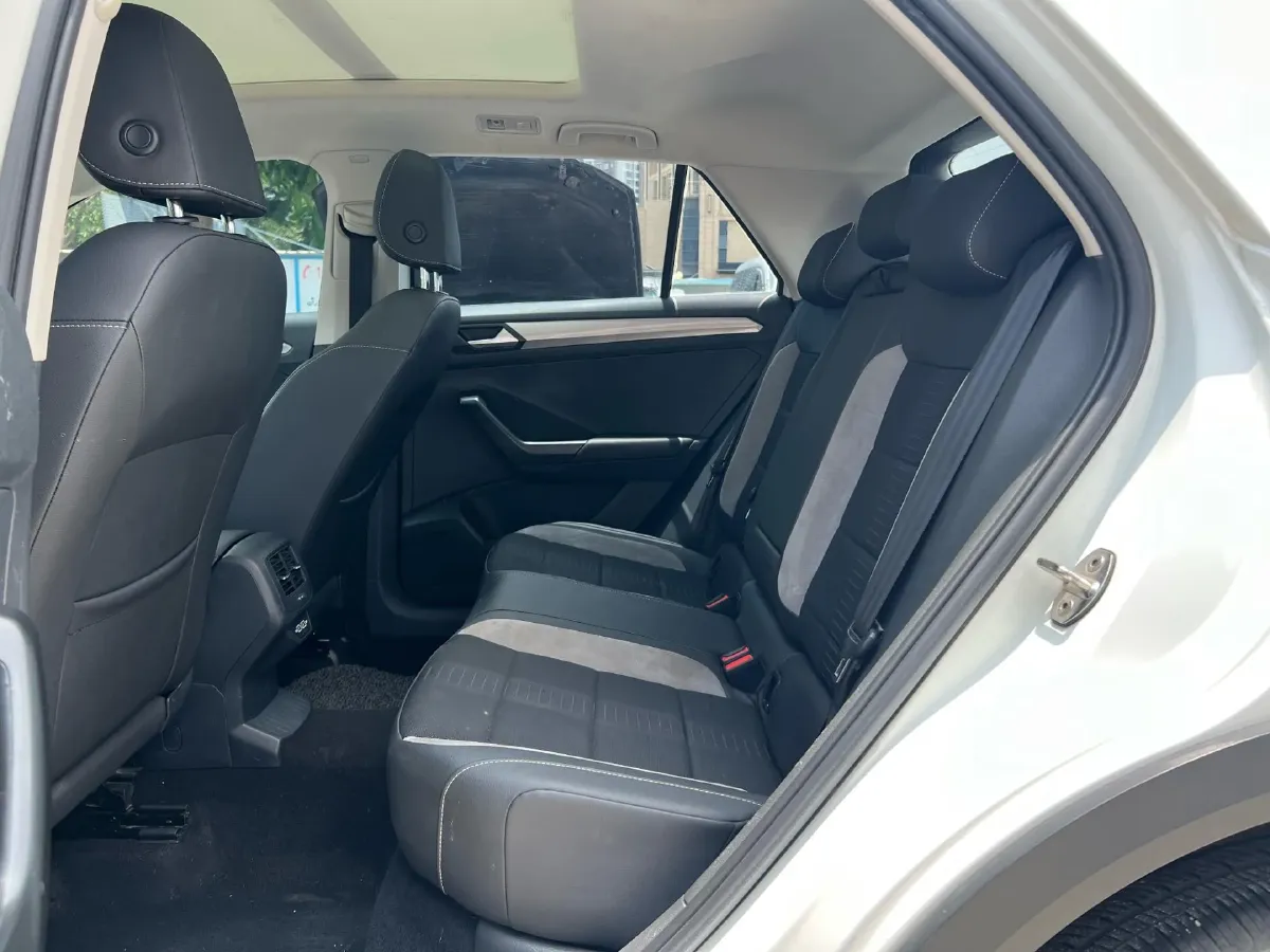 2022 Volkswagen T-Roc 1.4T 150HP L4 7DCT,autocango,china used car exporter,china ev exporter,chinese used car exporter,chinese used ev exporter