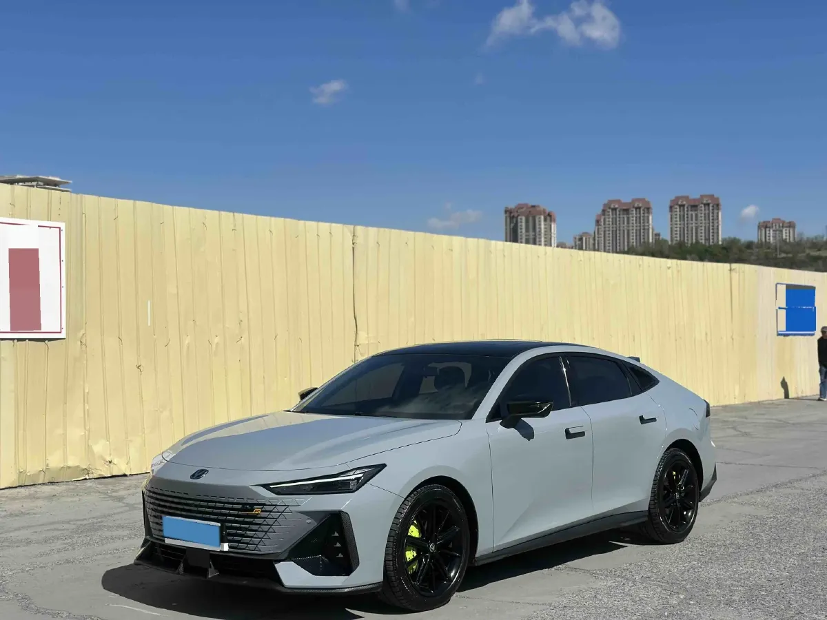 2022 ChangAn UNI-V 1.5T 188HP L4 7DCT,autocango,china used car exporter,china ev exporter,chinese used car exporter,chinese used ev exporter