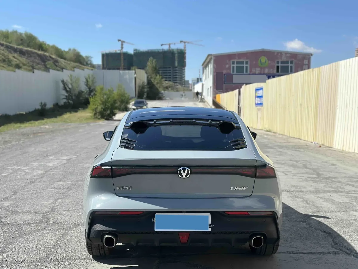 2022 ChangAn UNI-V 1.5T 188HP L4 7DCT,autocango,china used car exporter,china ev exporter,chinese used car exporter,chinese used ev exporter