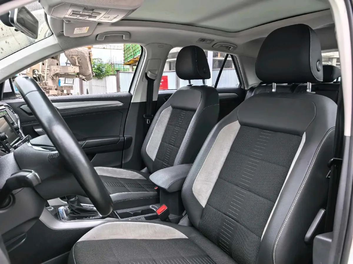 2020 Volkswagen T-Roc 1.4T 150HP L4 7DCT,autocango,china used car exporter,china ev exporter,chinese used car exporter,chinese used ev exporter