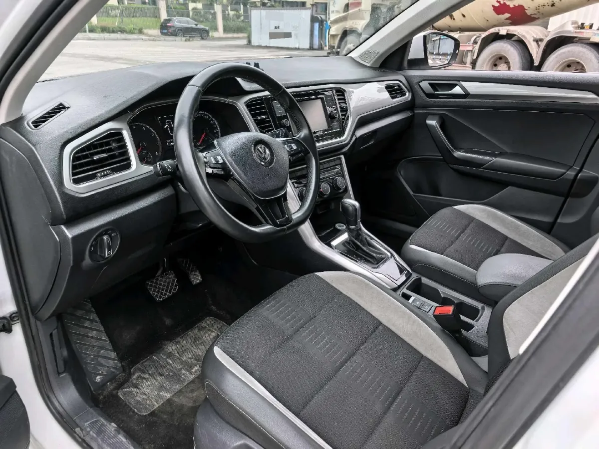 2020 Volkswagen T-Roc 1.4T 150HP L4 7DCT,autocango,china used car exporter,china ev exporter,chinese used car exporter,chinese used ev exporter