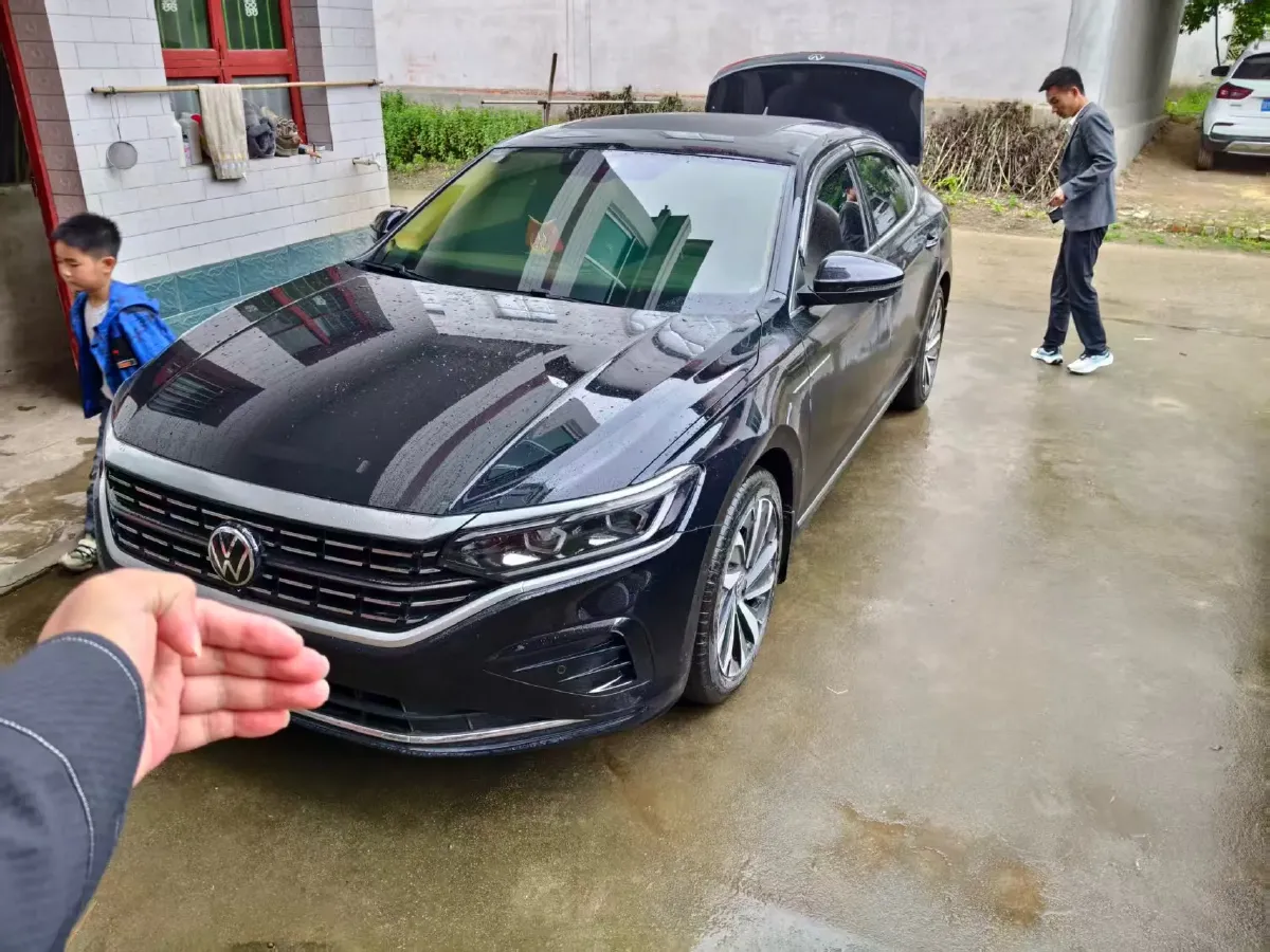 2022 Volkswagen Passat 2.0T 220HP L4 7DCT,autocango,china used car exporter,china ev exporter,chinese used car exporter,chinese used ev exporter