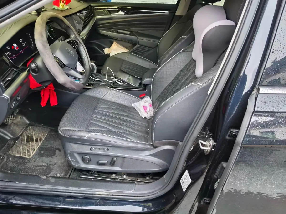 2022 Volkswagen Passat 2.0T 220HP L4 7DCT,autocango,china used car exporter,china ev exporter,chinese used car exporter,chinese used ev exporter