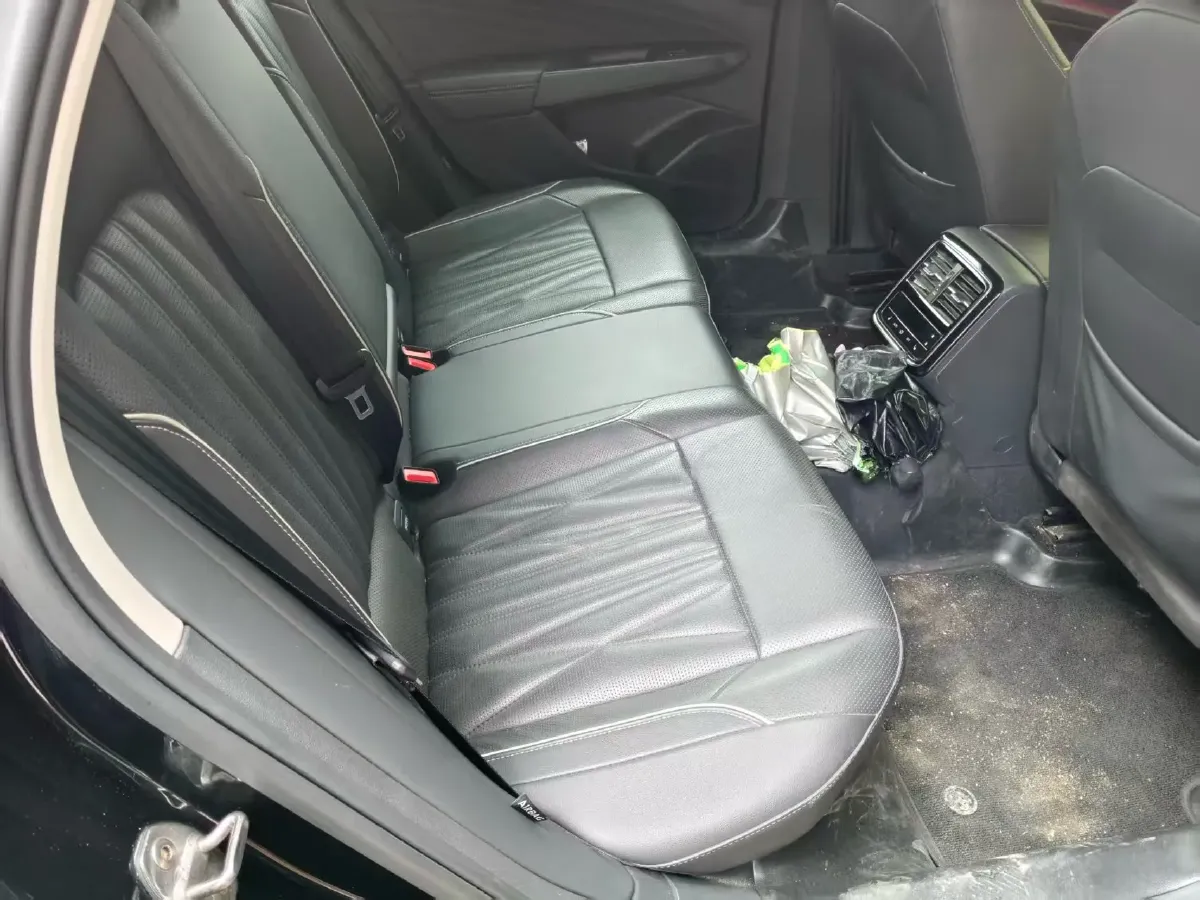 2022 Volkswagen Passat 2.0T 220HP L4 7DCT,autocango,china used car exporter,china ev exporter,chinese used car exporter,chinese used ev exporter