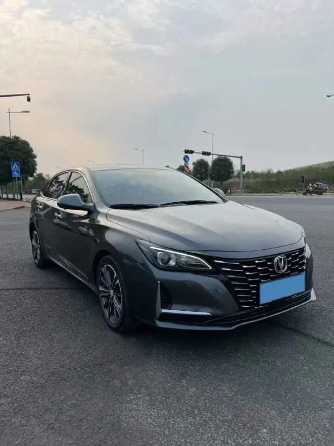 2022 ChangAn Raeton CC 1.5T 188HP L4 7DCT,autocango,china used car exporter,china ev exporter,chinese used car exporter,chinese used ev exporter