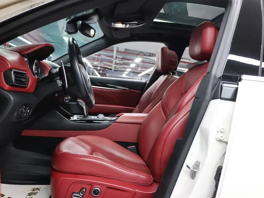 2022 Maserati Levante 2.0T 330HP L4 8AT,autocango,china used car exporter,china ev exporter,chinese used car exporter,chinese used ev exporter