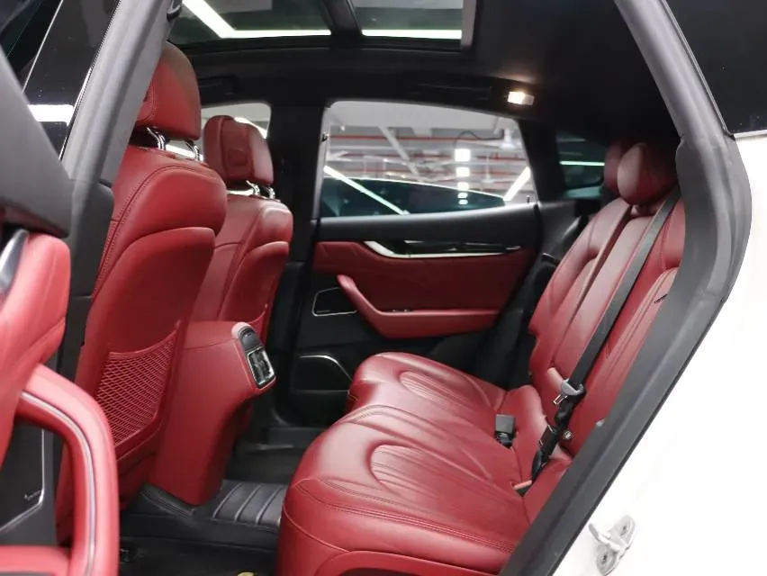 2022 Maserati Levante 2.0T 330HP L4 8AT,autocango,china used car exporter,china ev exporter,chinese used car exporter,chinese used ev exporter