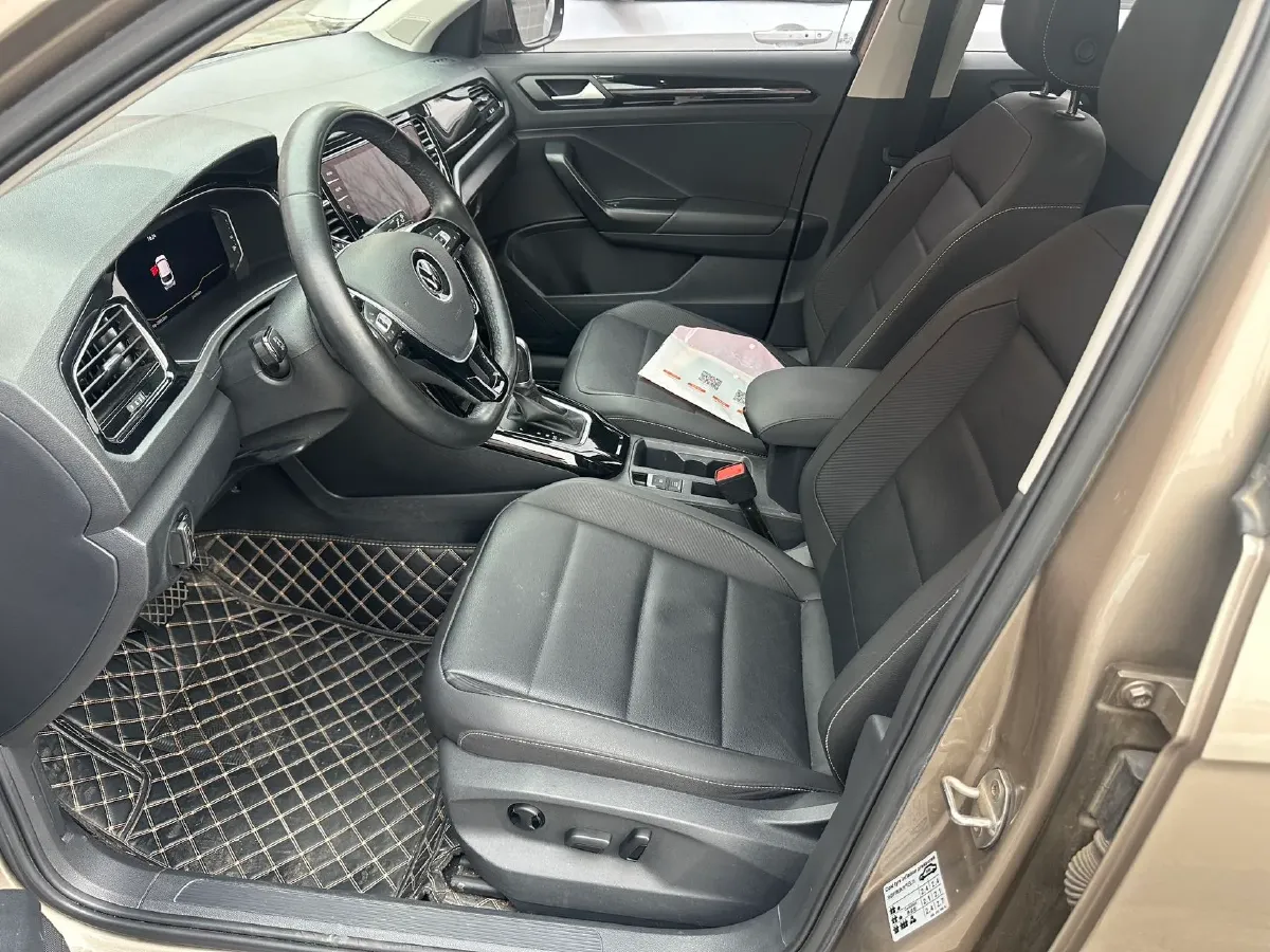 2022 Volkswagen T-Roc 1.4T 150HP L4 7DCT,autocango,china used car exporter,china ev exporter,chinese used car exporter,chinese used ev exporter