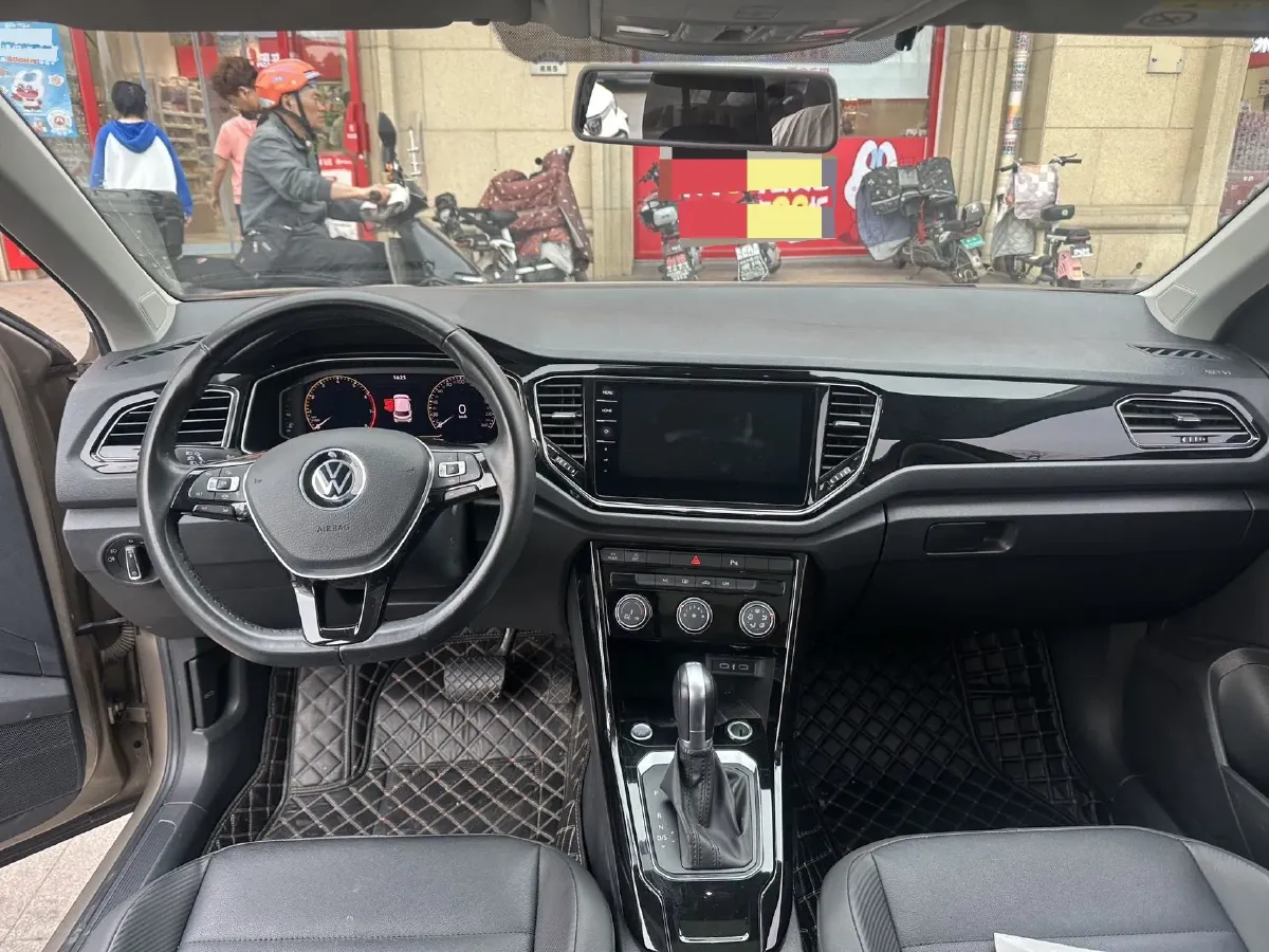 2022 Volkswagen T-Roc 1.4T 150HP L4 7DCT,autocango,china used car exporter,china ev exporter,chinese used car exporter,chinese used ev exporter