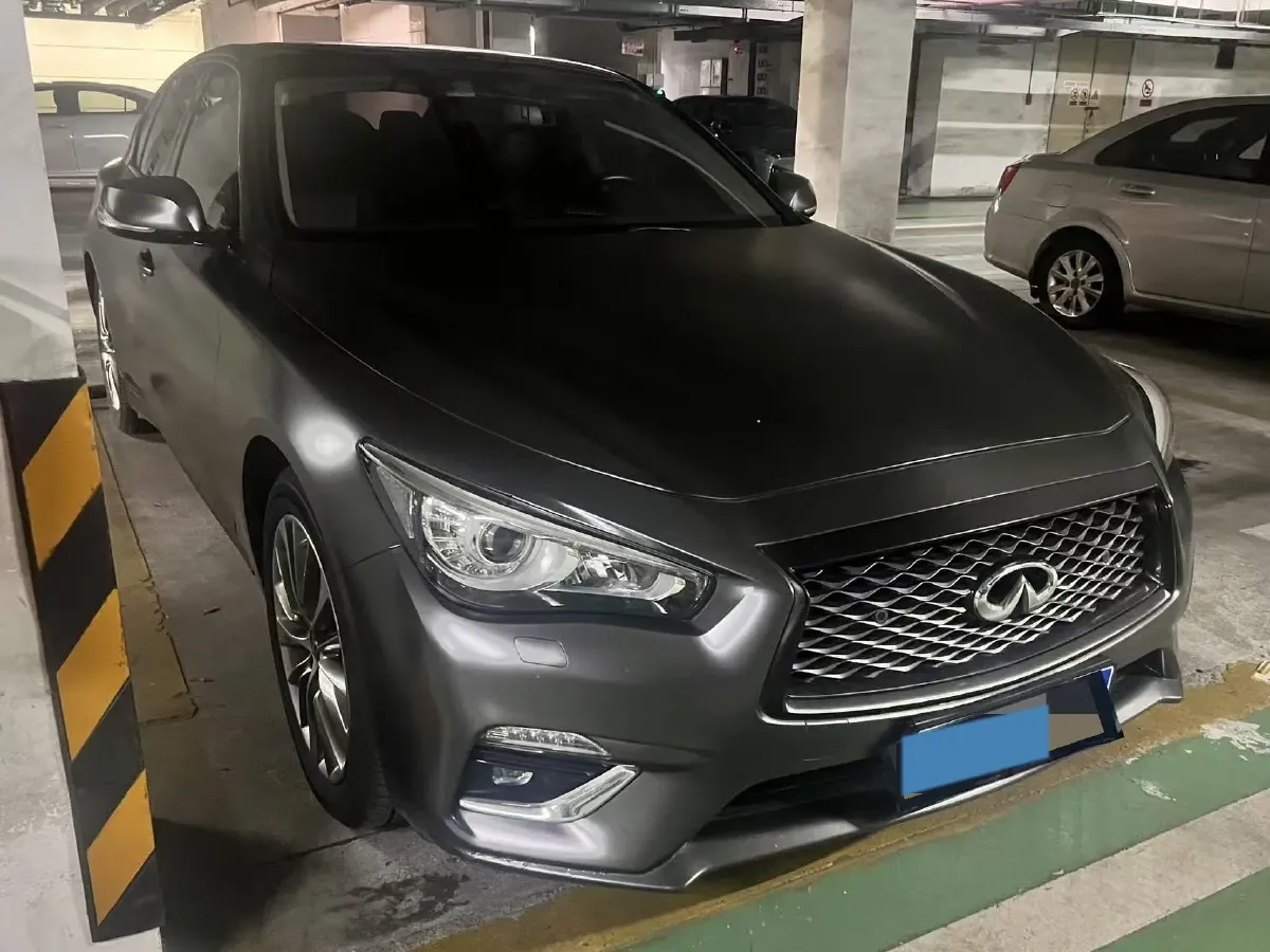 2018 Jeep Grand Commander 2.0T 265HP L4 9AT,autocango,china used car exporter,china ev exporter,chinese used car exporter,chinese used ev exporter