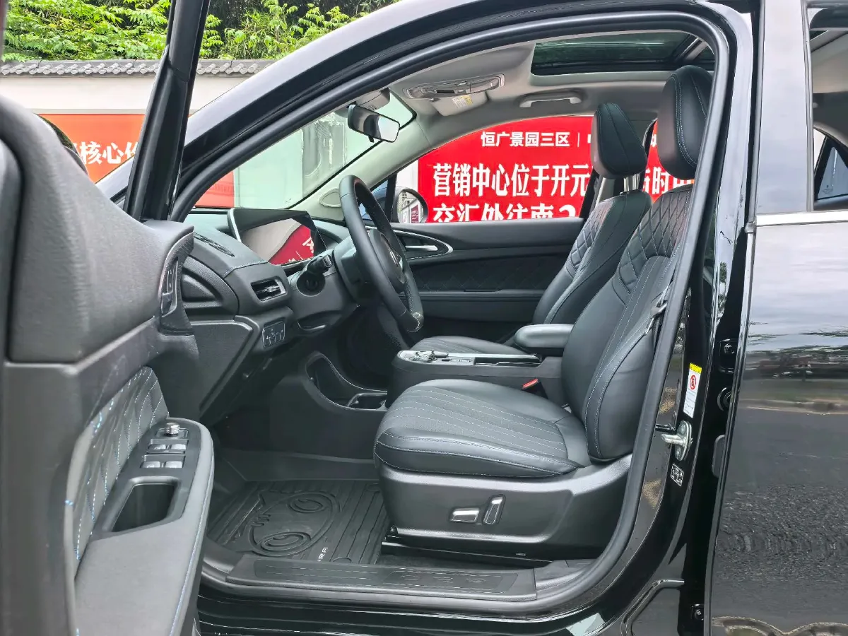 2022 ChangAn CS75 Plus 1.5T 178HP L4 6AT,autocango,china used car exporter,china ev exporter,chinese used car exporter,chinese used ev exporter