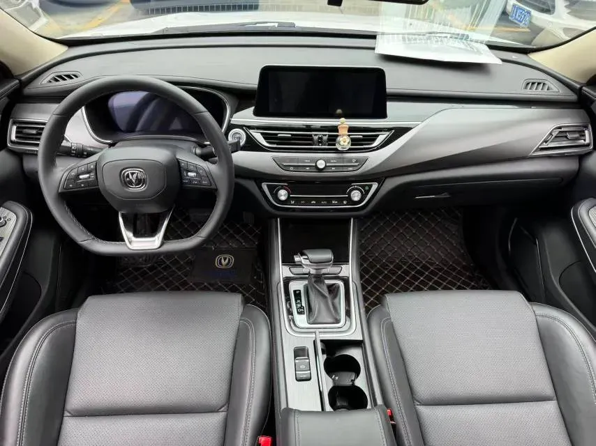 2021 ChangAn Raeton CC 1.5T 180HP L4 7DCT,autocango,china used car exporter,china ev exporter,chinese used car exporter,chinese used ev exporter