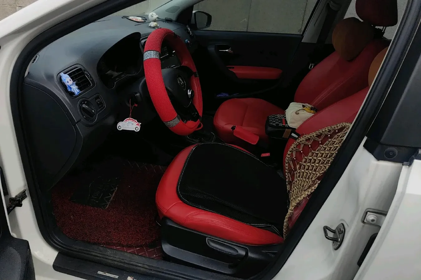 2016 Volkswagen Polo 1.4L 90HP L4 6AT,autocango,china used car exporter,china ev exporter,chinese used car exporter,chinese used ev exporter