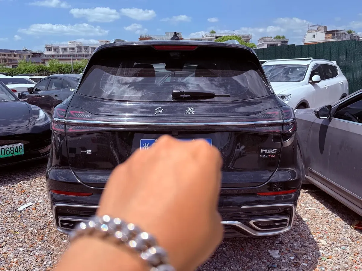 2023 HongQi HS5 2.0T 252HP L4 8AT,autocango,china used car exporter,china ev exporter,chinese used car exporter,chinese used ev exporter