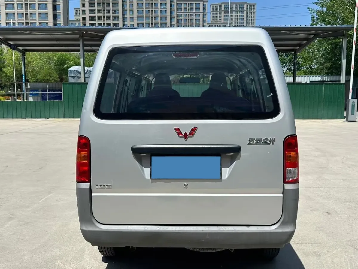 2015 WuLing ZhiGuang 1.2L 82HP L4 5MT,autocango,china used car exporter,china ev exporter,chinese used car exporter,chinese used ev exporter